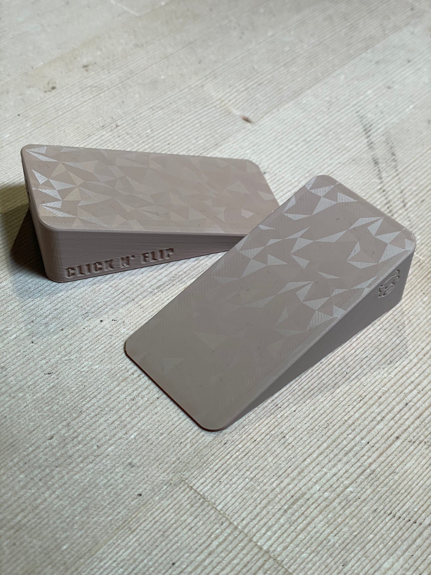 Decent Bit click and flip