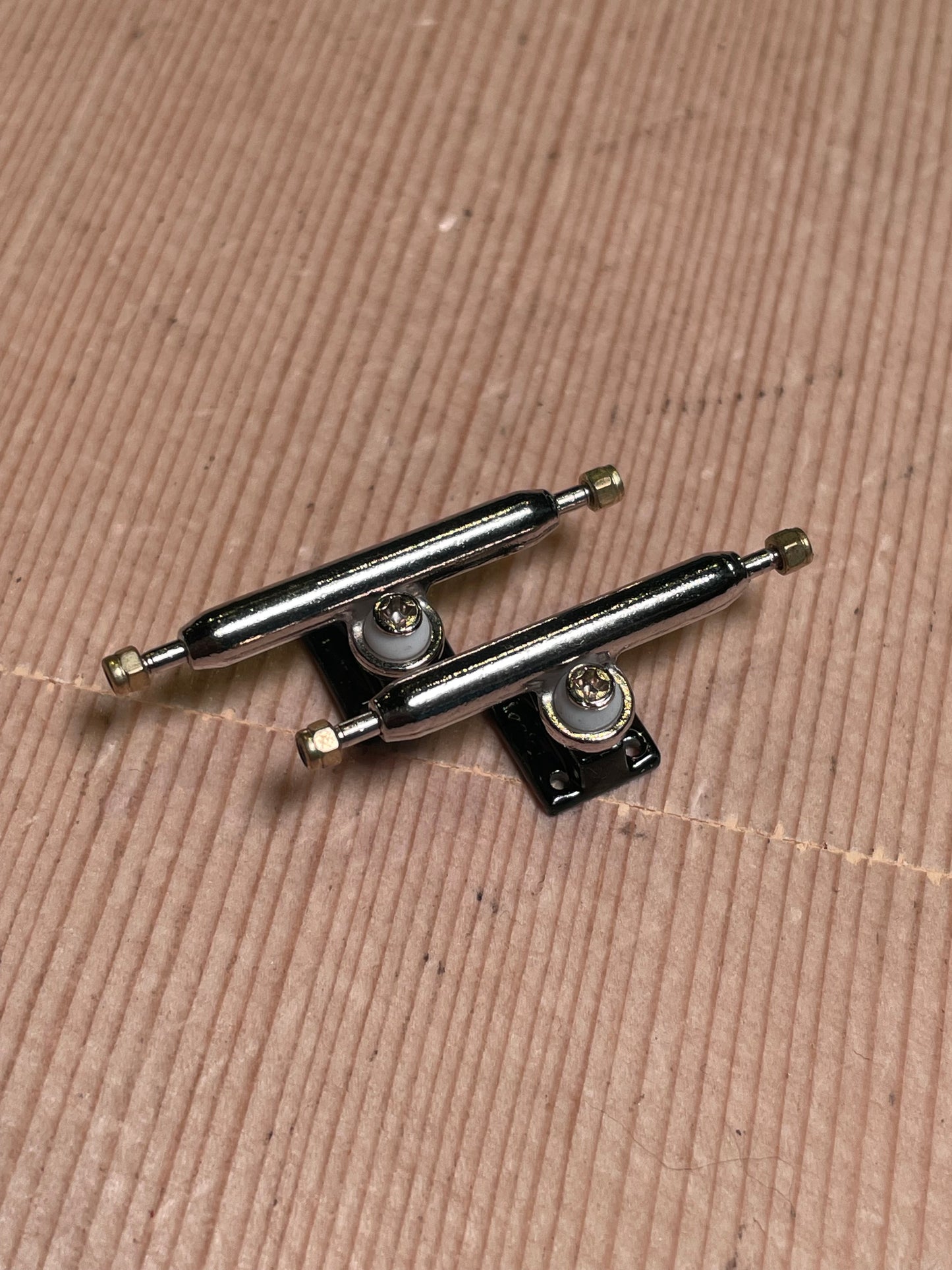 Core Inverted Trucks - 32mm