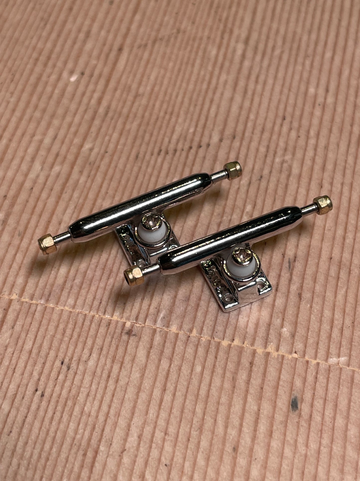 Core Inverted Trucks - 32mm