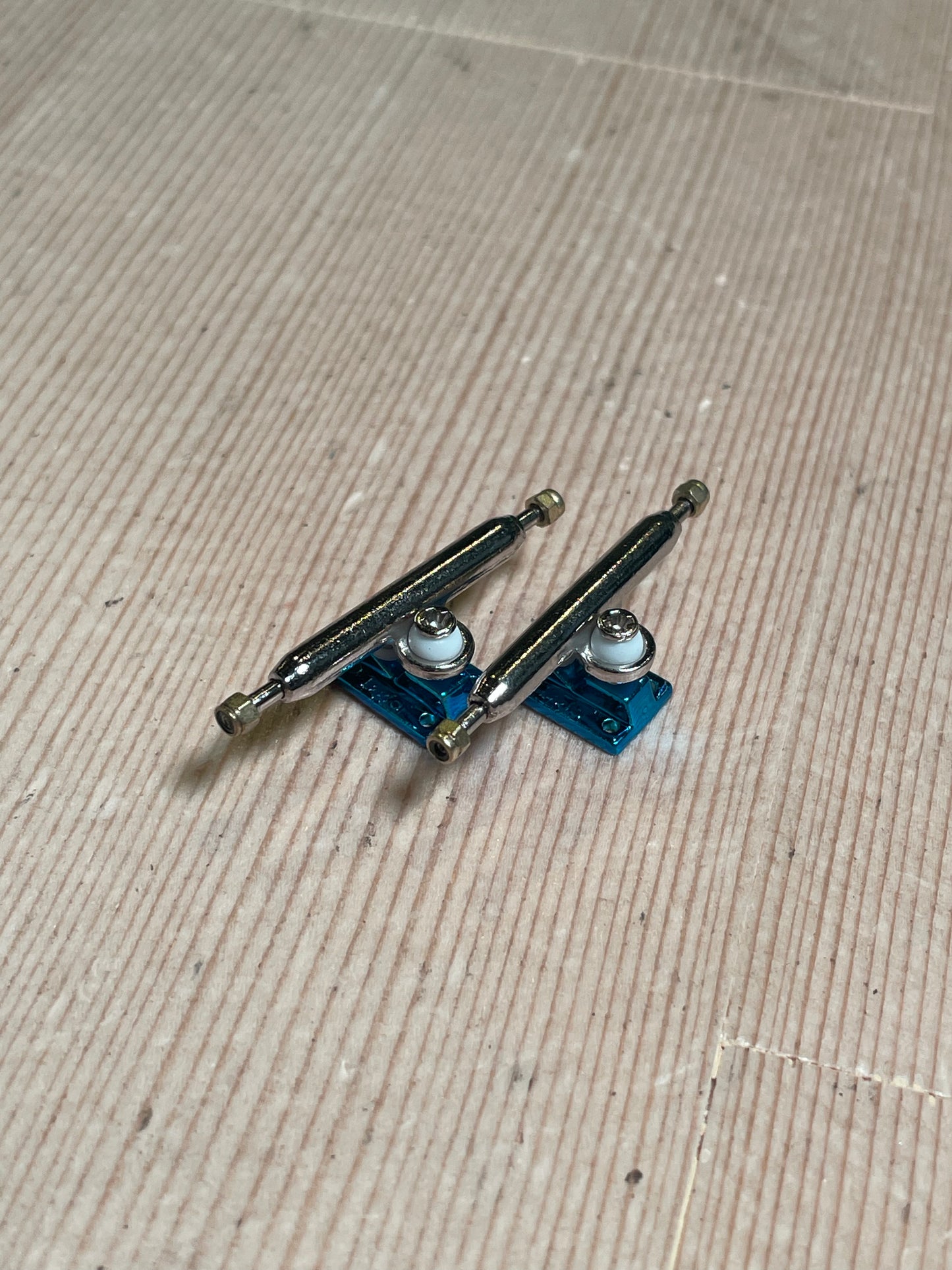 Core Inverted Trucks - 34mm